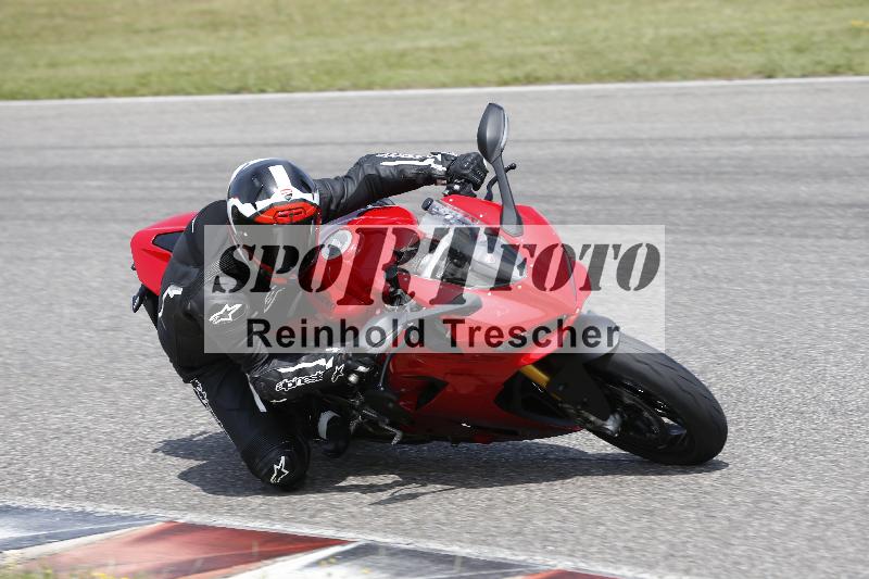 Archiv-2025/27 12.06.2025 Ducati Schweiz Trackday Warmup  ADR/gruen-vert/ohne